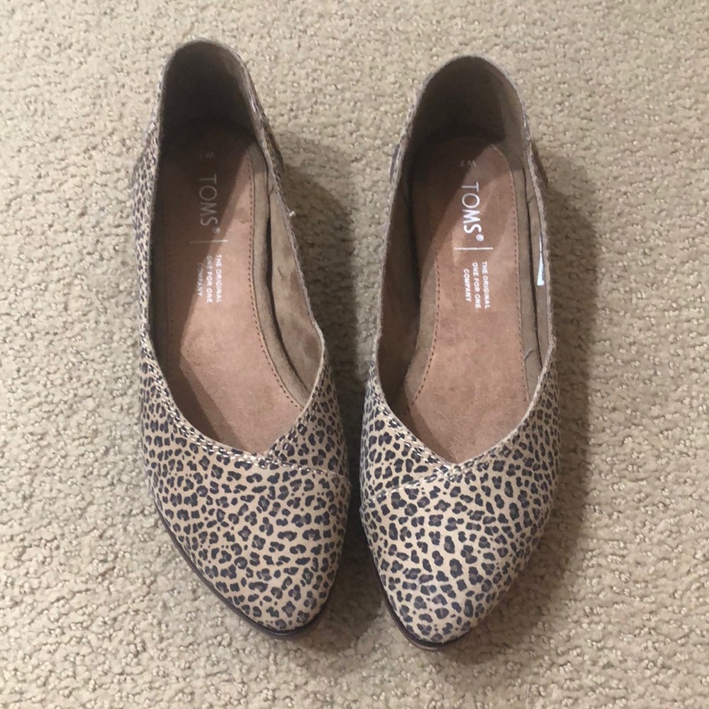 Toms cheetah print flats. Size 7